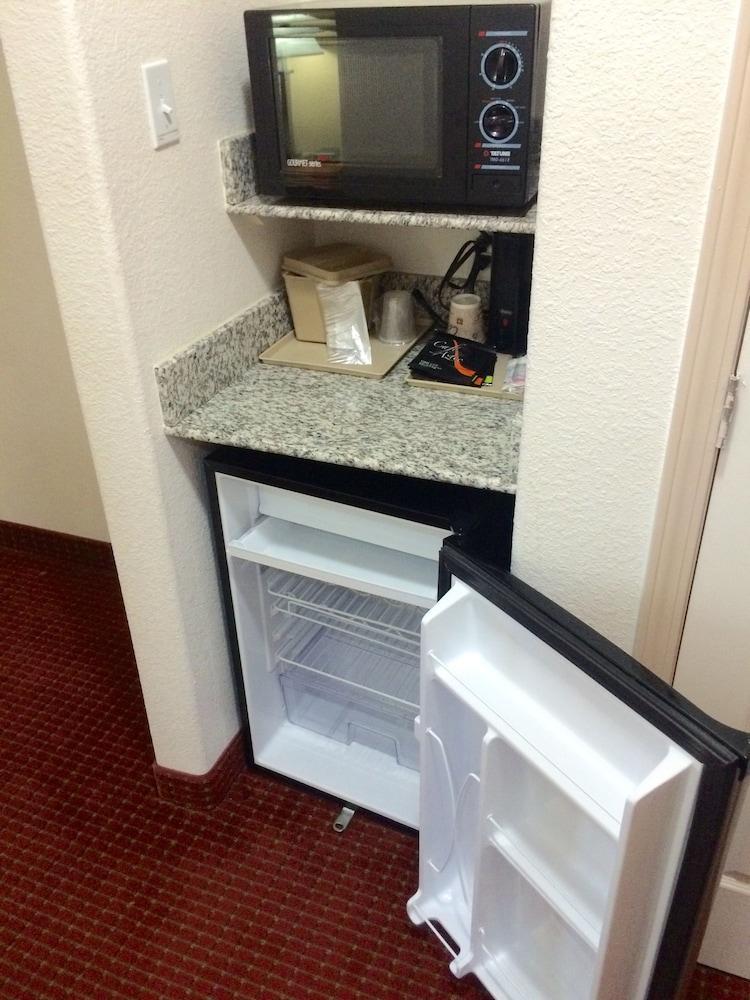 Comfort Inn & Suites Chesapeake - Portsmouth Ngoại thất bức ảnh