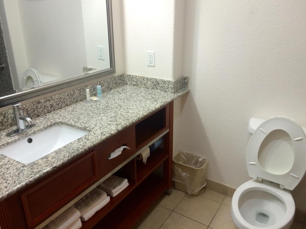 Comfort Inn & Suites Chesapeake - Portsmouth Ngoại thất bức ảnh